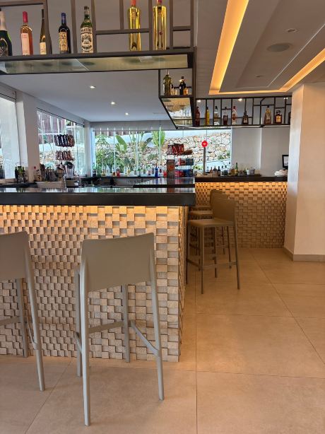 伊维萨巴伊亚索尔套房公寓-旅行者