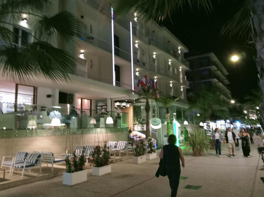 Via Dante – via dello shopping Cattolica-卡托利卡必去景点