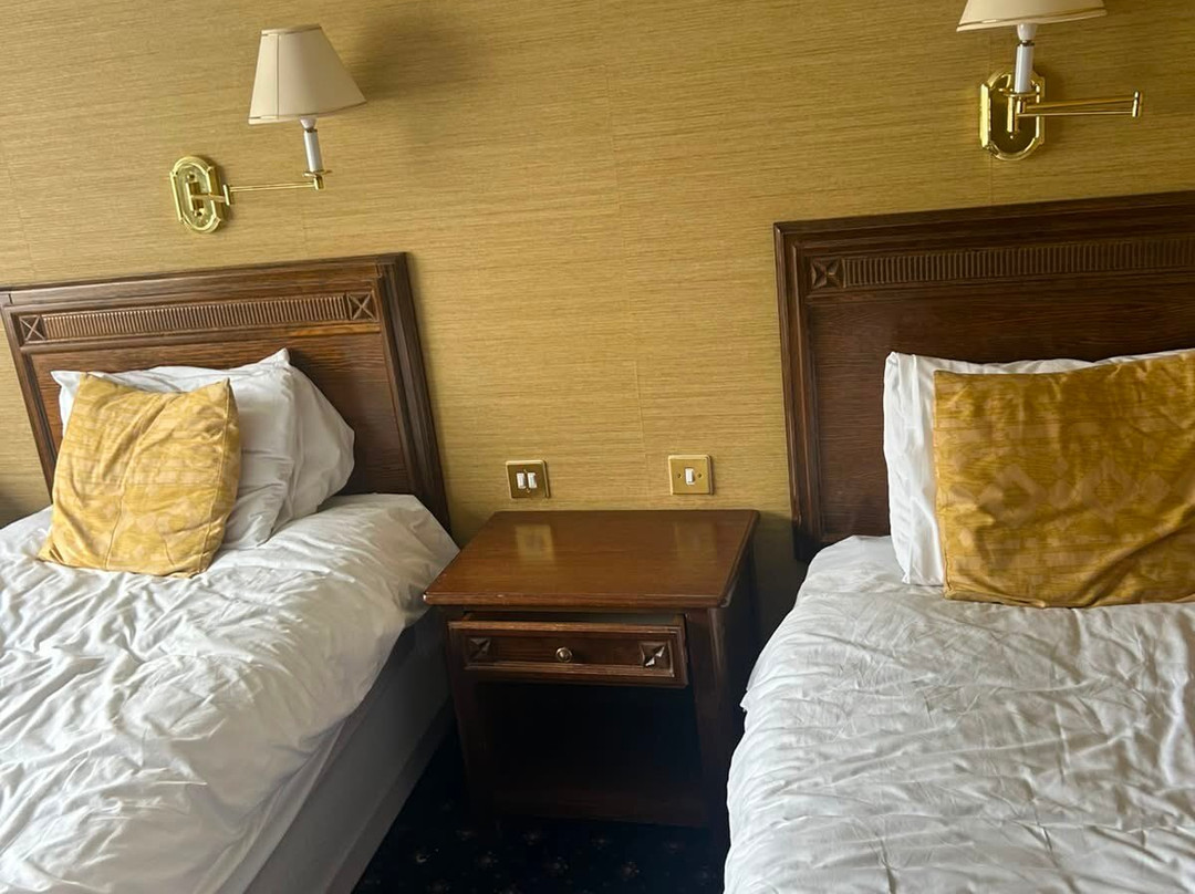 The Rose and Crown Hotel – Tonbridge主图