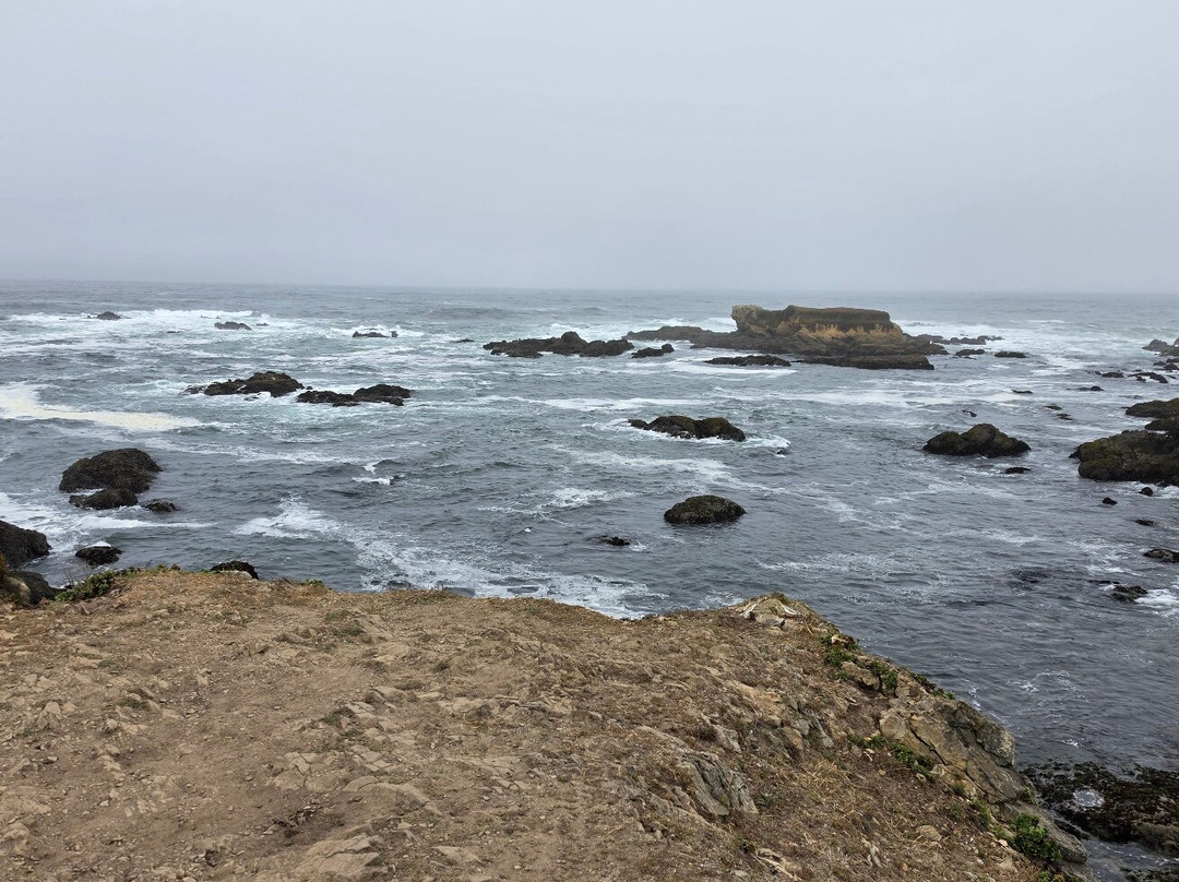 Glass Beach-布拉格堡必去景点