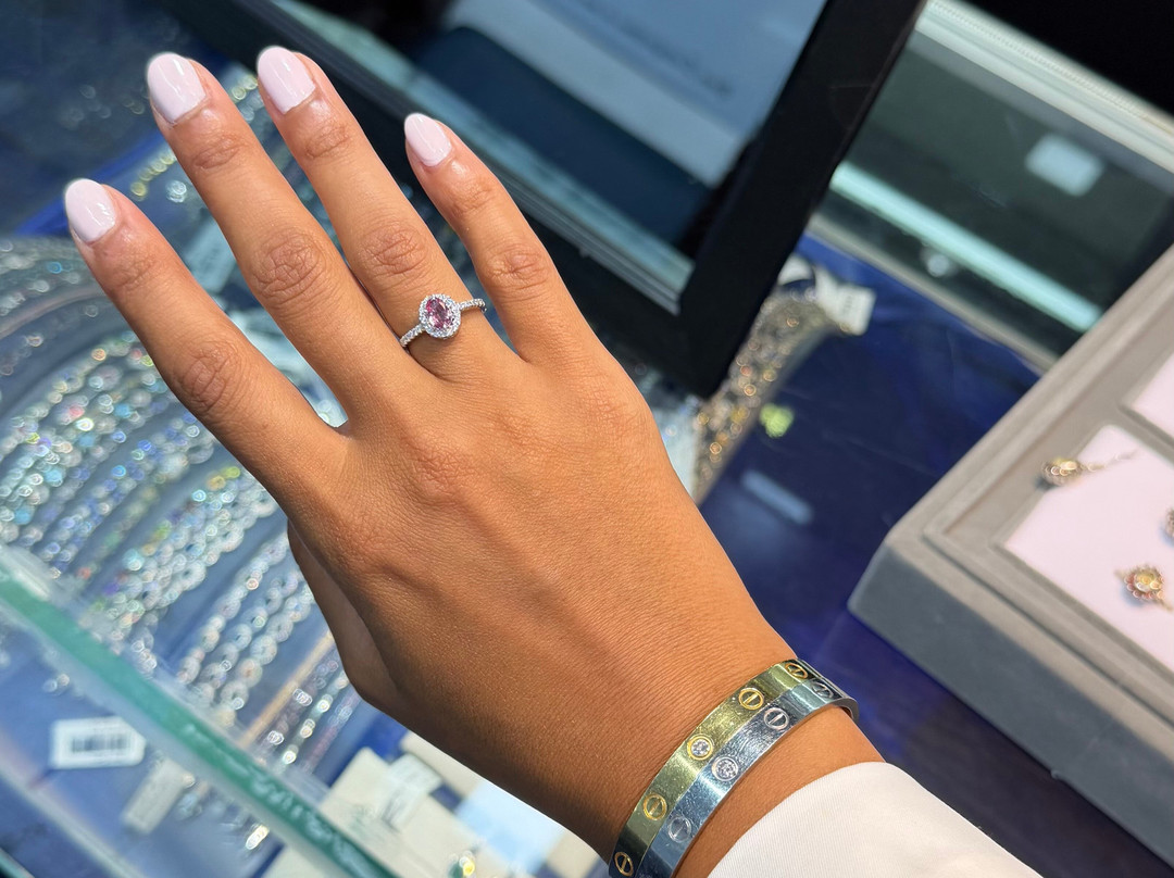 Dara Gems & Jewellery-Moragalla必去景点