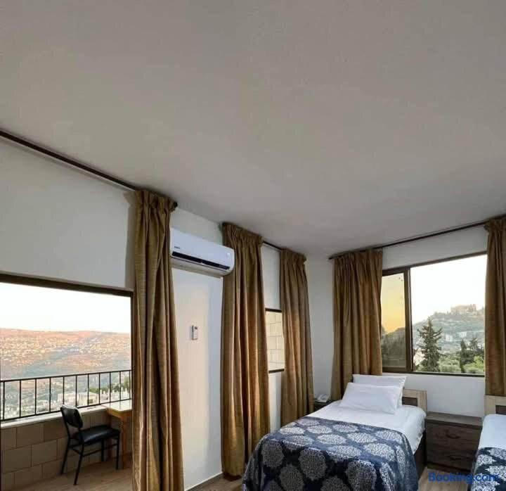 Al-jabal castle Hotel