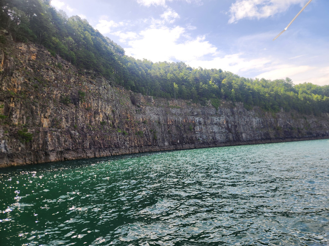 Jocassee Lake Tours-Salem必去景点