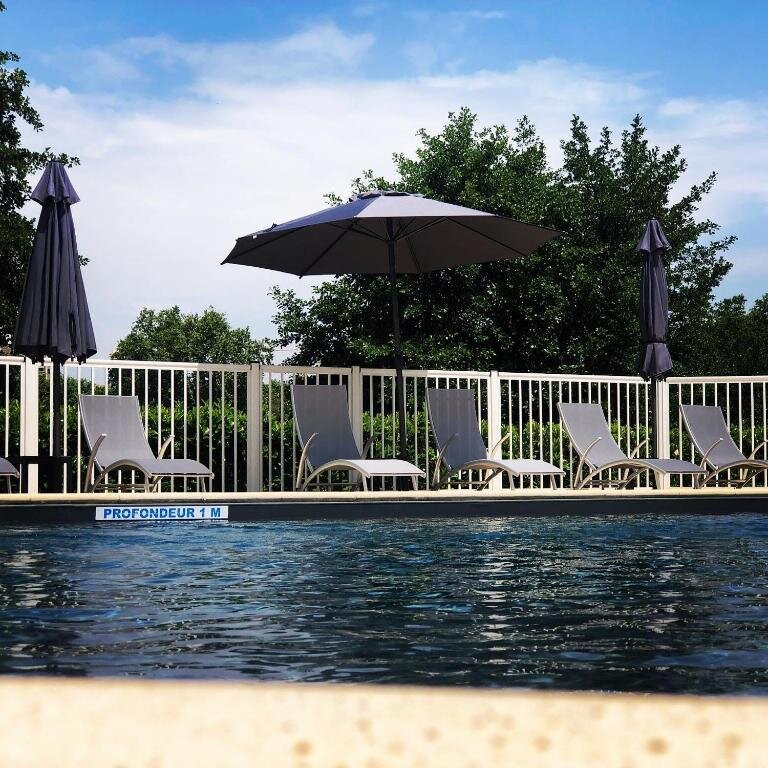 Le Montat酒店住宿-La Chartreuse Logis Hotel