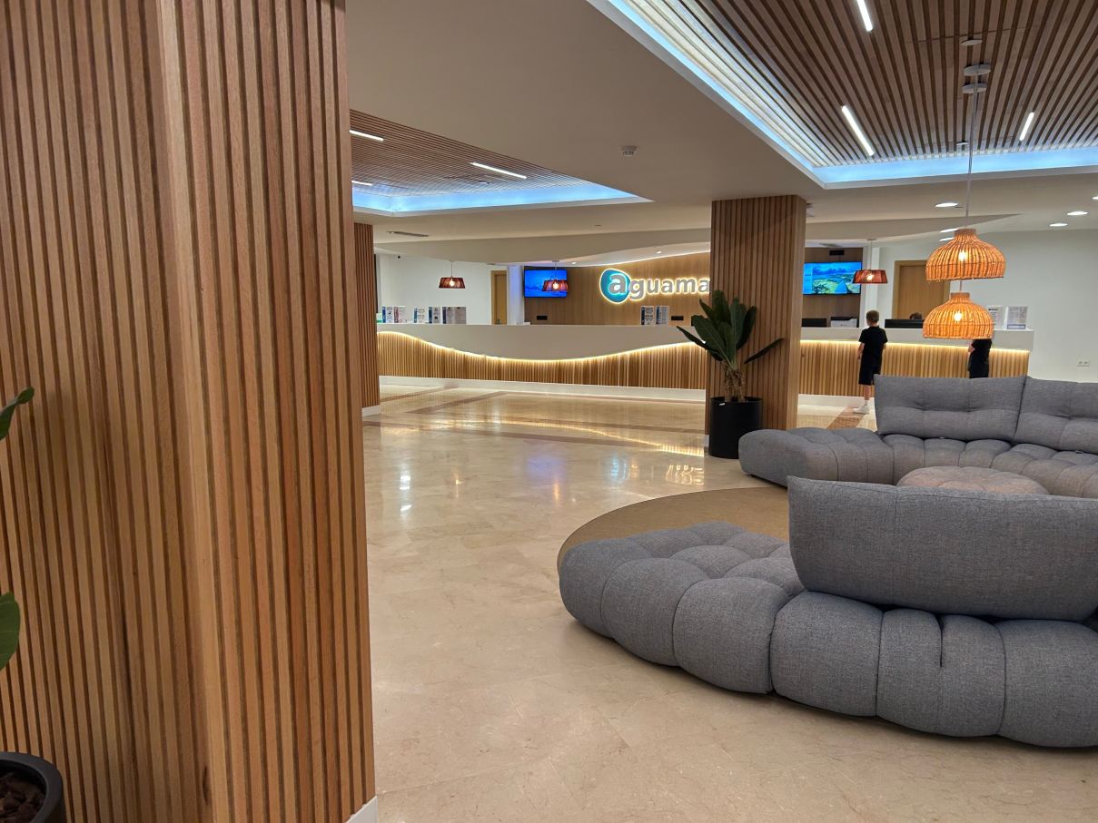 阿瓜马里纳俱乐部酒店-旅行者