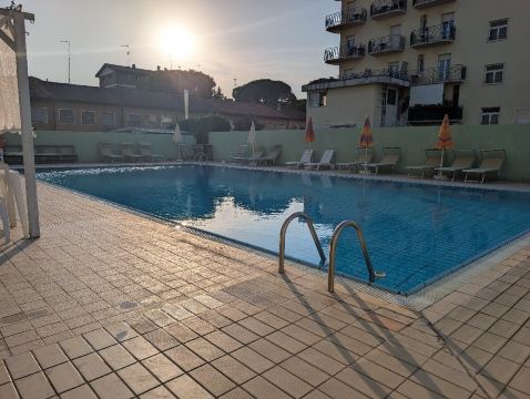 Rock Hotel-旅行者