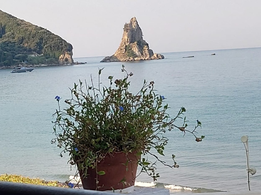 丹帝迪斯海边旅馆主图
