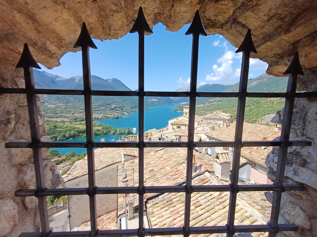 Castello Monumentale-Barrea必去景点