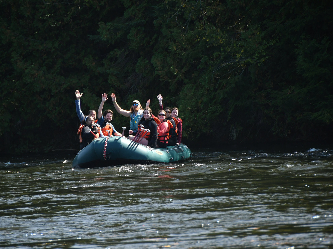 Three Rivers Whitewater Rafting-The Forks必去景点