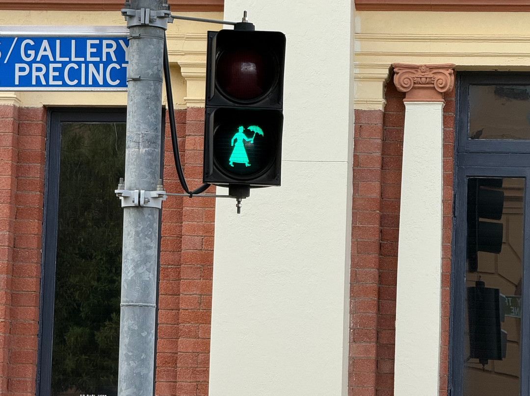 Mary Poppins Pedestrian Lights-Maryborough必去景点