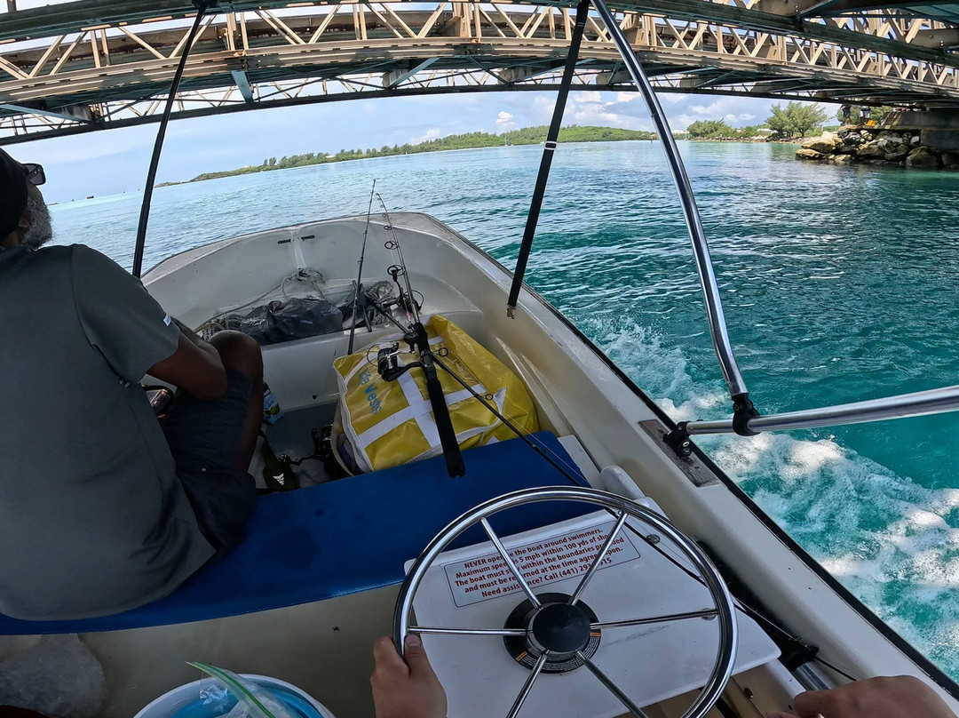 Blue Hole Water Sports-Hamilton Parish必去景点