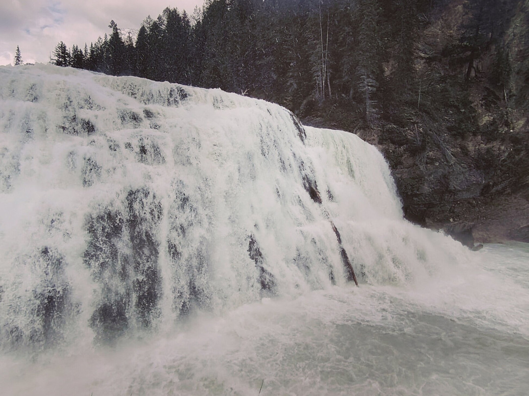 Wapta Falls-幽鹤国家公园必去景点