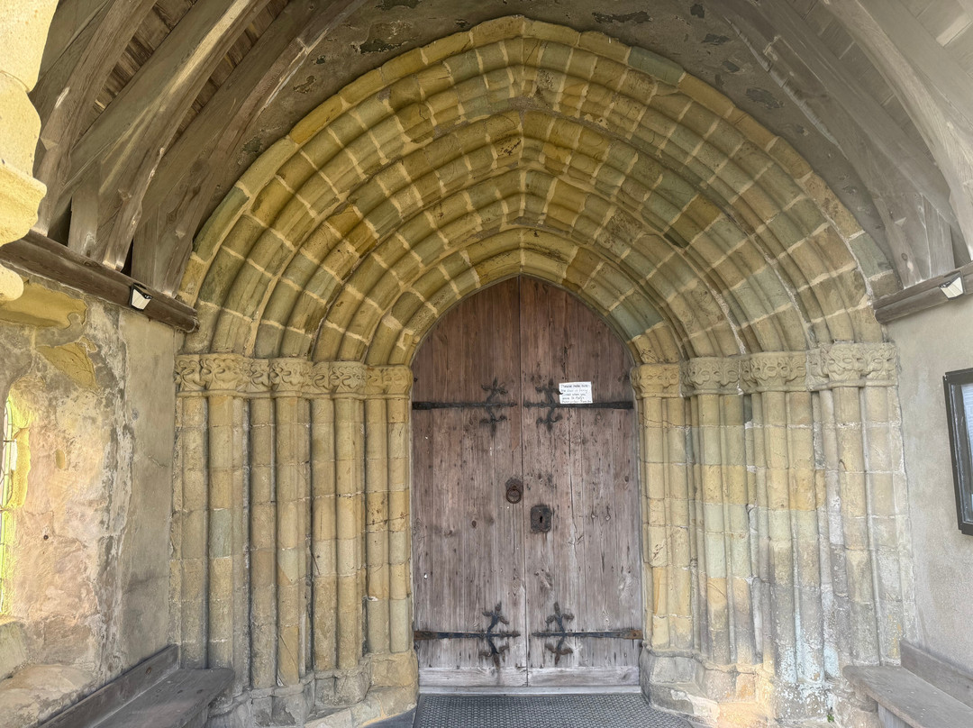 St Mary & St Bodfan Church-Llanaber必去景点