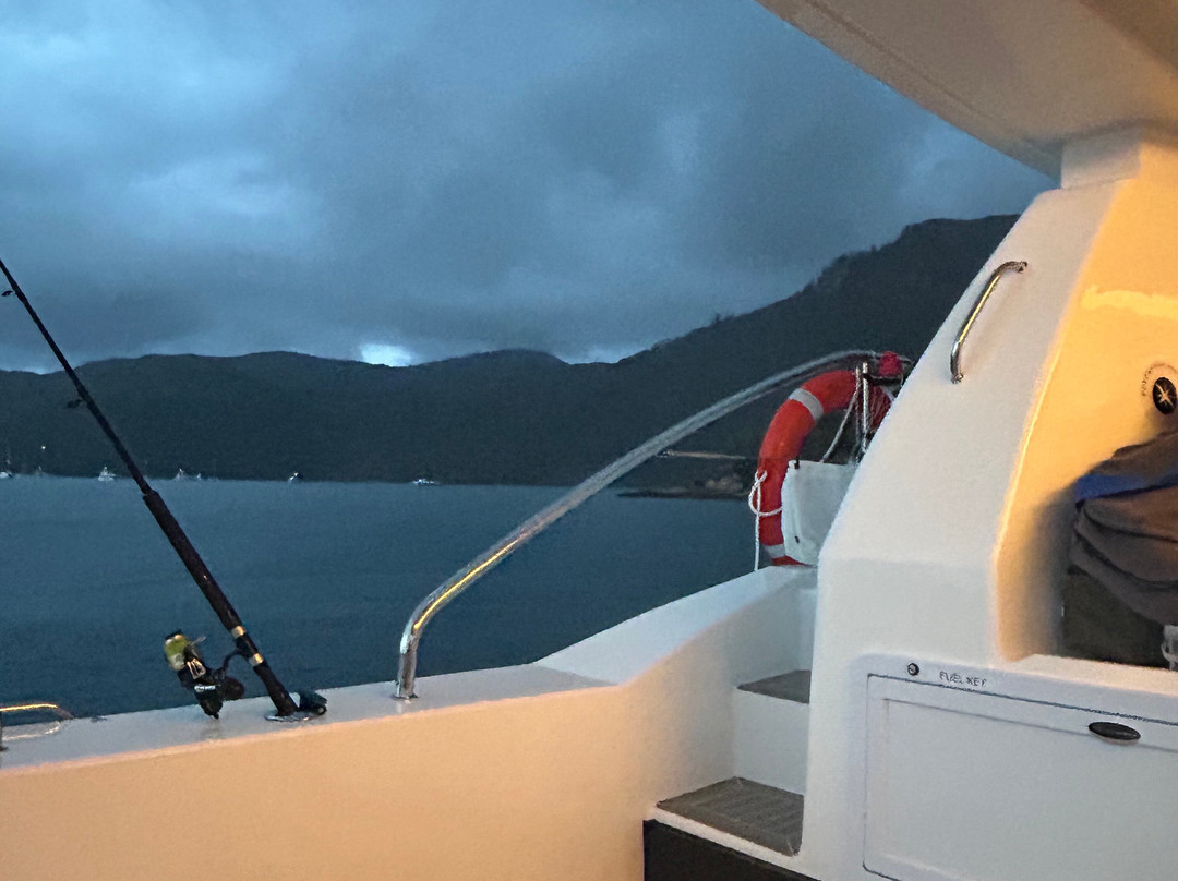 Cumberland Charter Yachts-艾尔利滩必去景点
