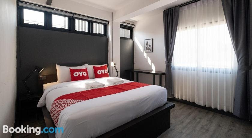 OYO 1086 ZK Hotel