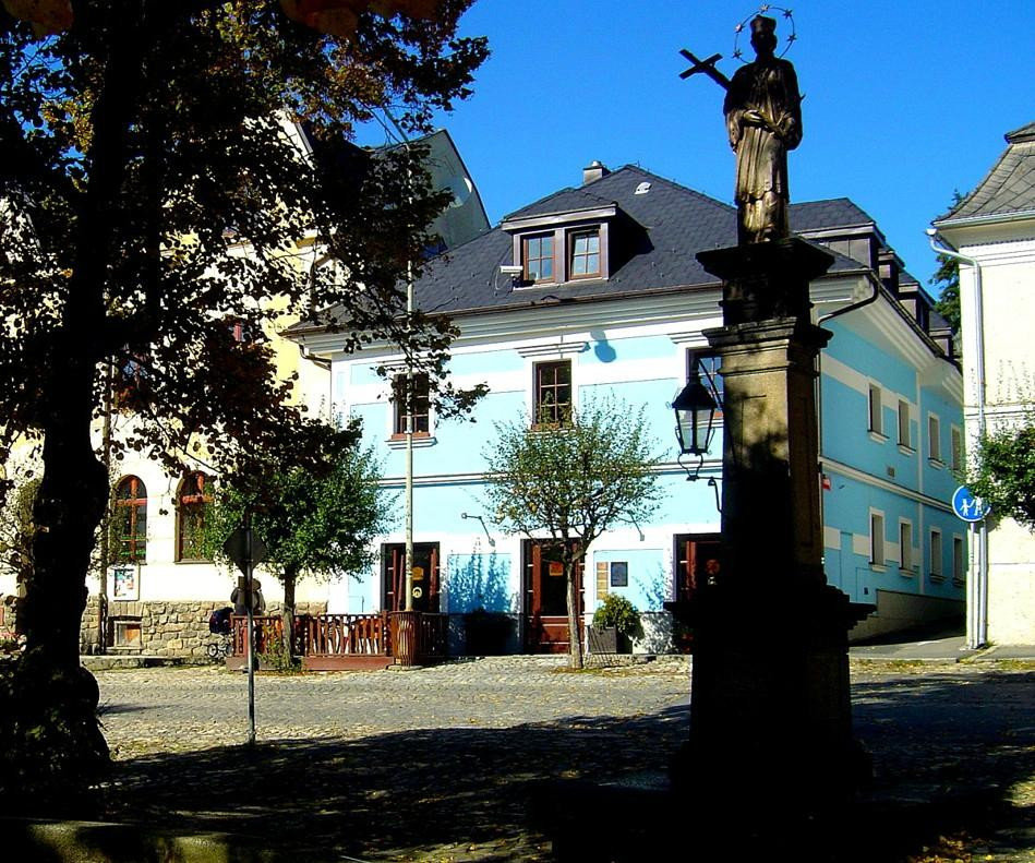 卡斯佩斯克霍里酒店住宿-Hotel Modrasek