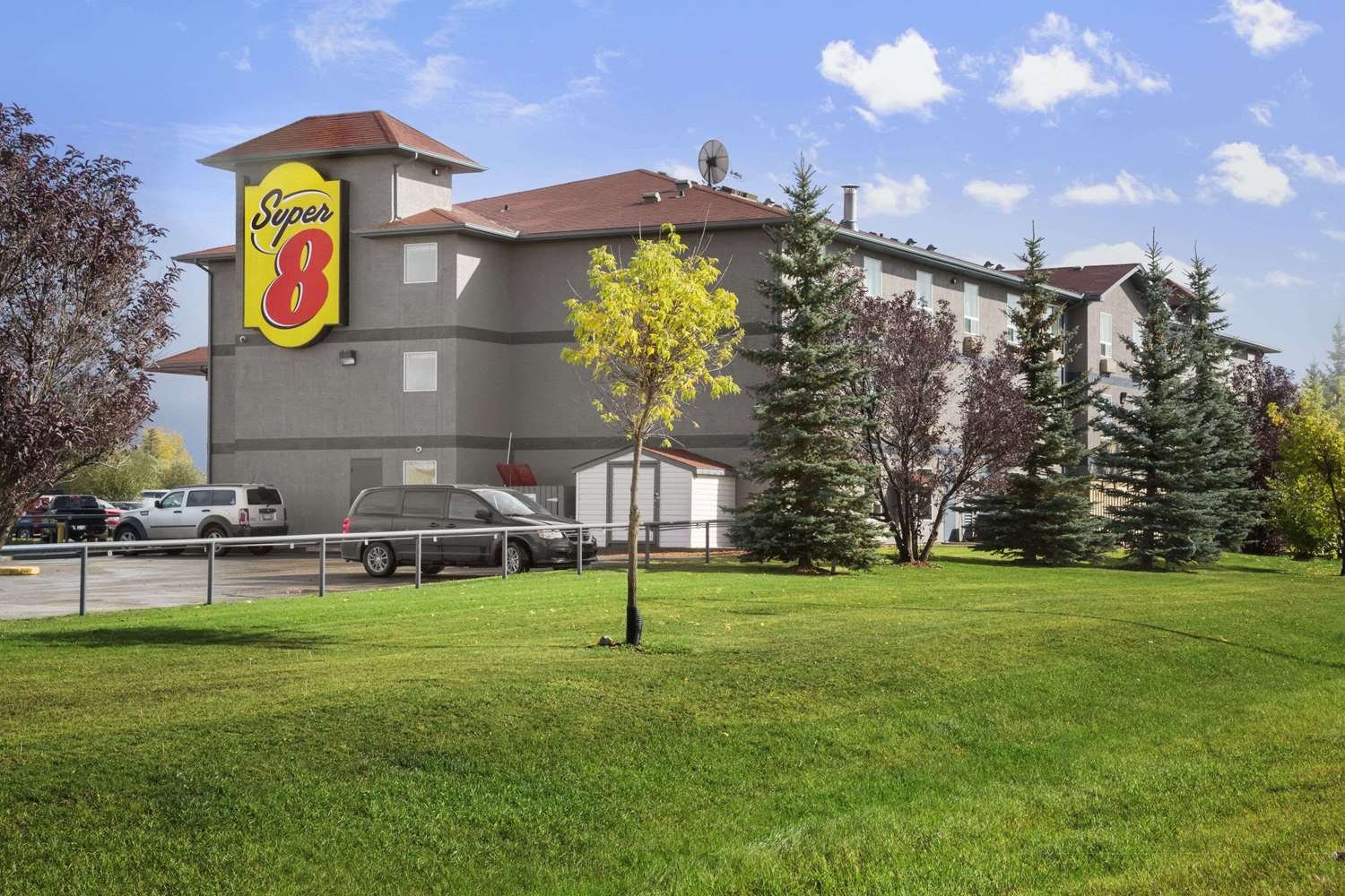 Super 8 by Wyndham Whitecourt-官方