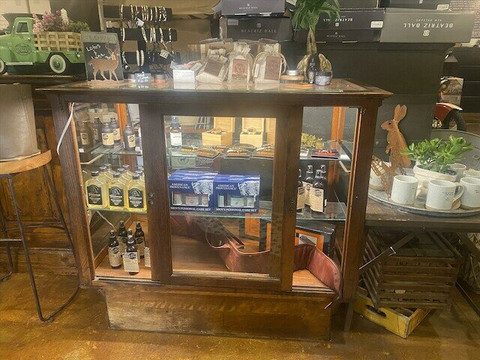 Mackenzie's Flowers-鲍灵格林必去景点