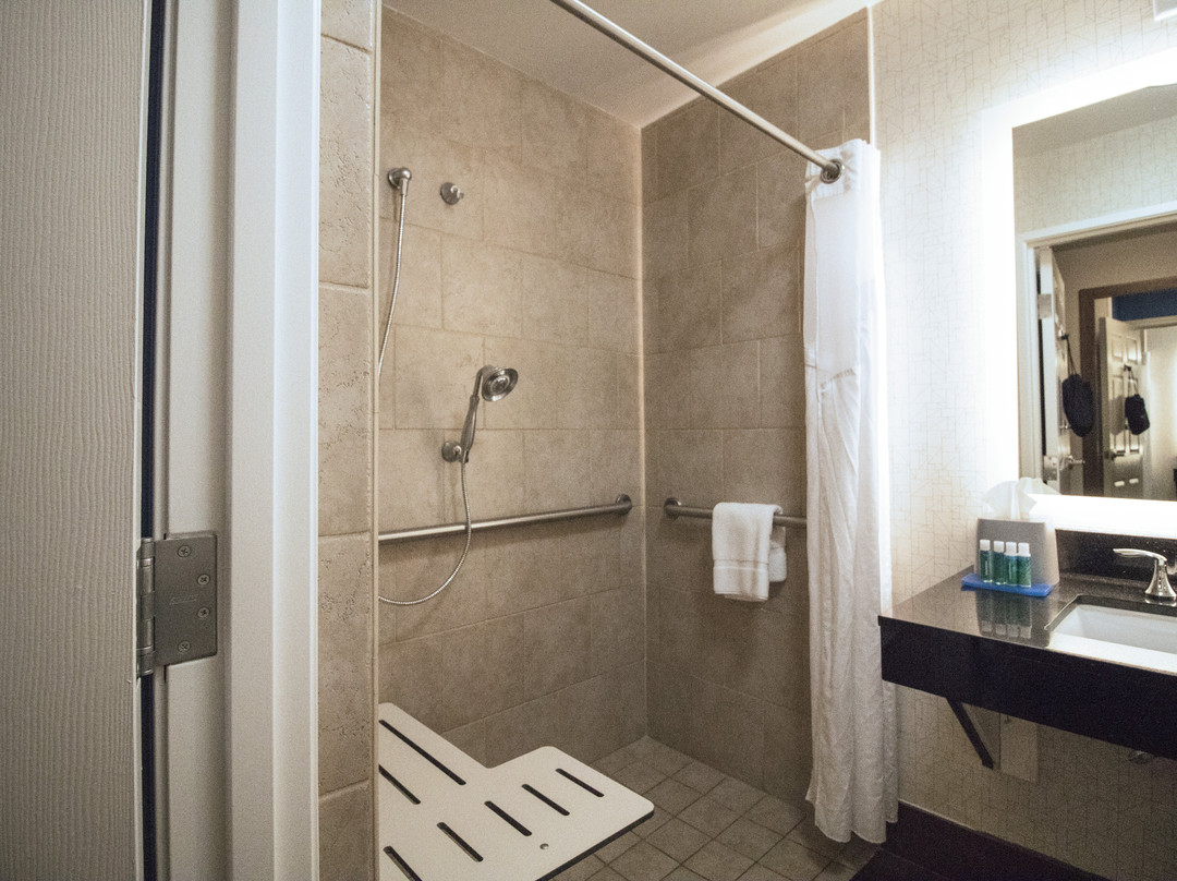 Holiday Inn Express & Suites Columbia-I-26 @ Harbison Blvd by IHG主图