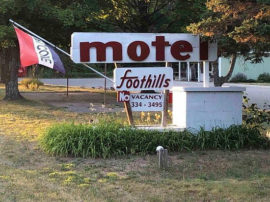 Foothills Motel & Cafe主图