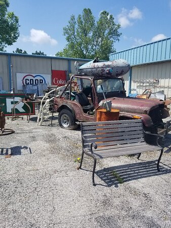 Eureka West Antiques Market-尤里卡斯普林斯必去景点