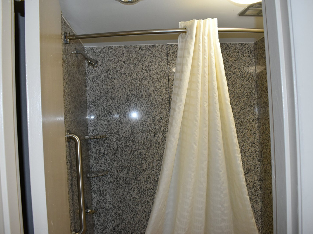 Madison Heights酒店住宿-Brentwood Inn and Suites
