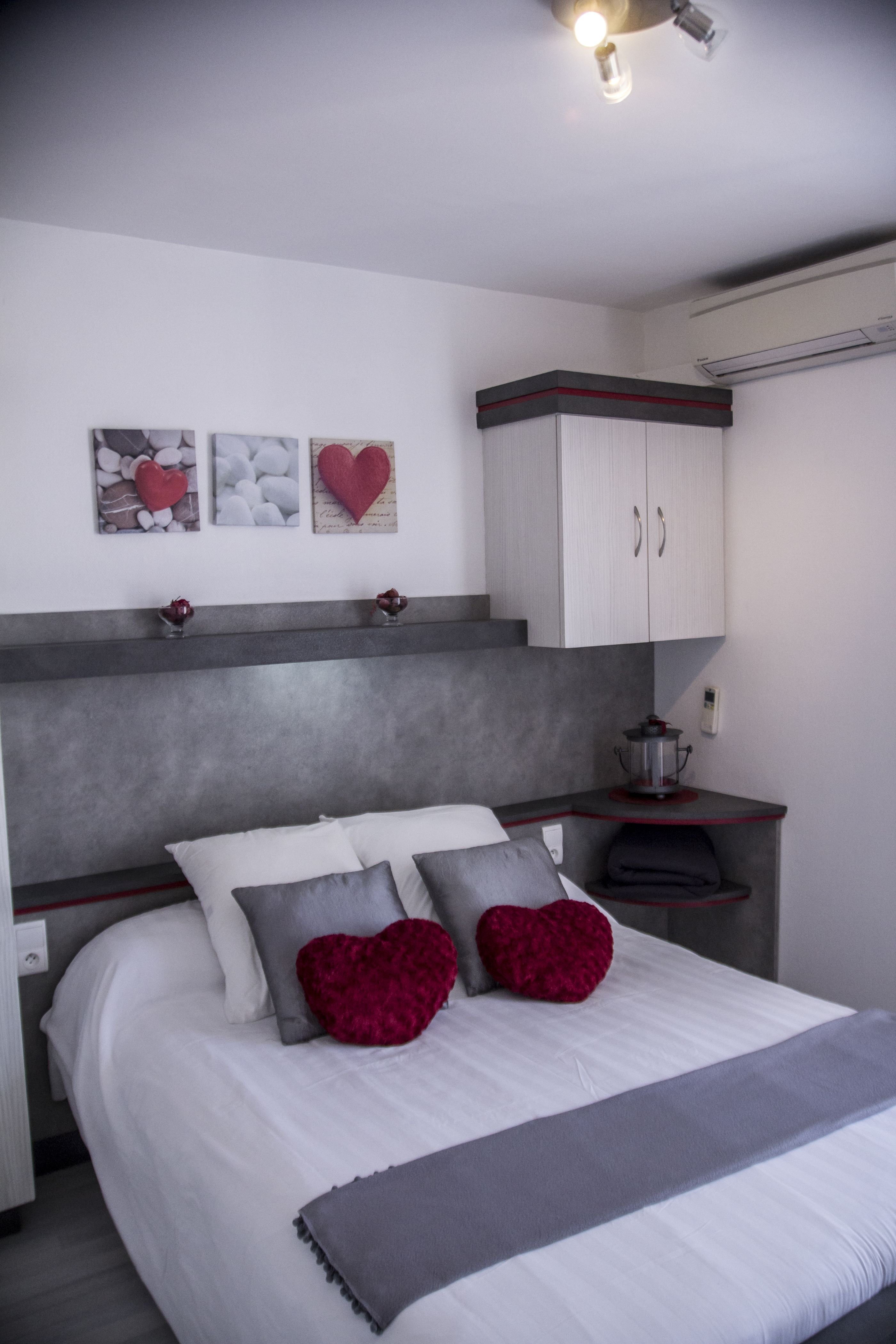 Hotel Le Mediterranee-portrait
