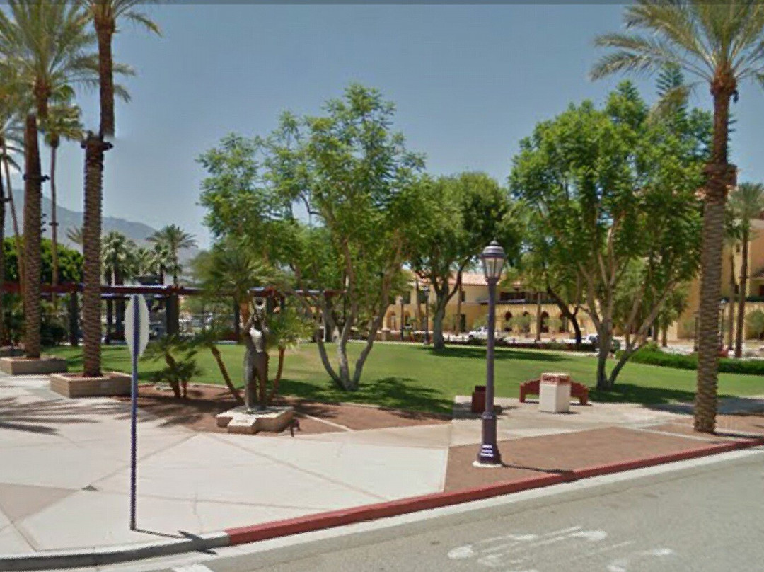 Town Square Park-大教堂城必去景点