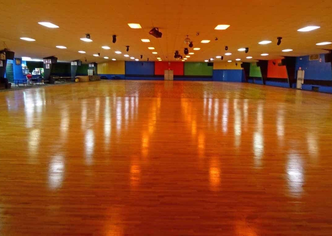Lowell旅游景点-Skate Express Roller Rink