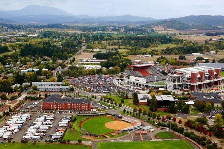 康瓦利斯城希尔顿花园旅馆主图