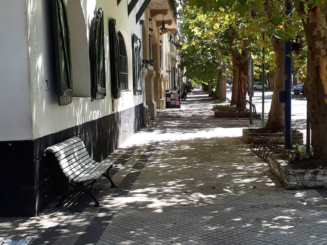 Teatro Manuel Brazzola-查斯科木斯必去景点