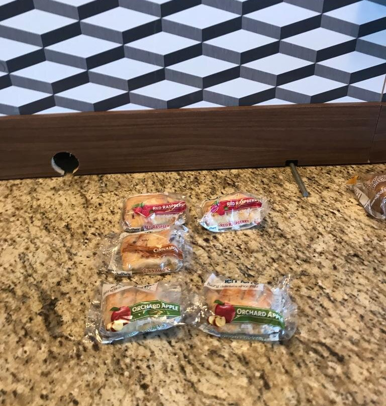 Holiday Inn Express & Suites Malone by IHG主图