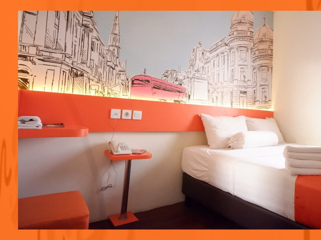 Front One Cabin Slamet Riyadi主图