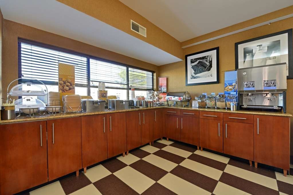 Hampton Inn Collinsville主图