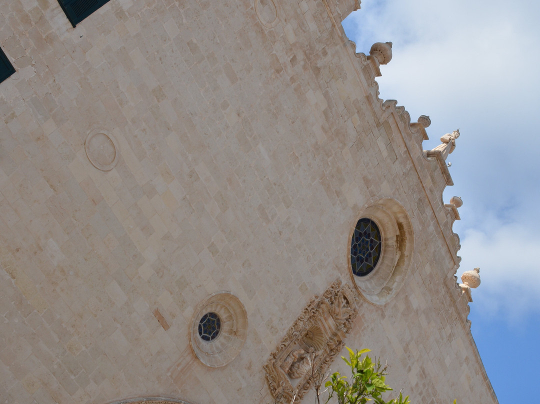 Esglesia de Sant Francesc d'Assis Mao-Mahon必去景点