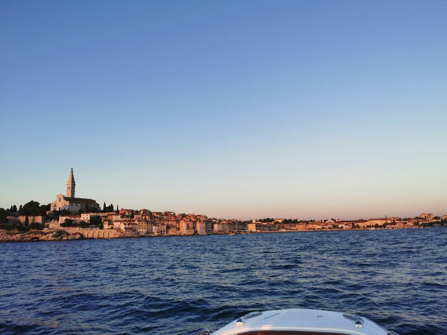 Dolphin Watching Rovinj-罗维尼必去景点