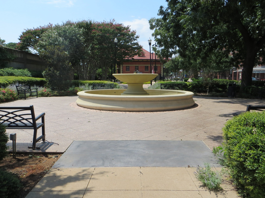 Everman Park景点图片