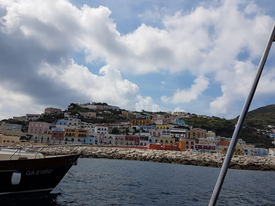 Ponzaturismo.it di Shuttle Viaggi Sas-特拉西那必去景点