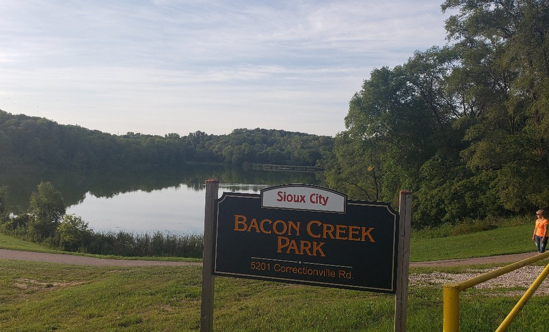 Bacon Creek Park景点图片