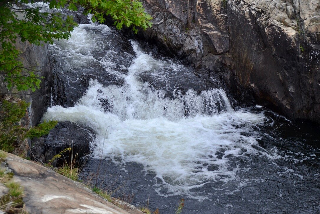 Whitefish Falls景点图片