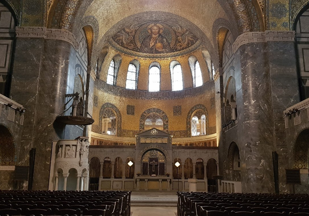 Church of the Redeemer-巴特洪堡必去景点