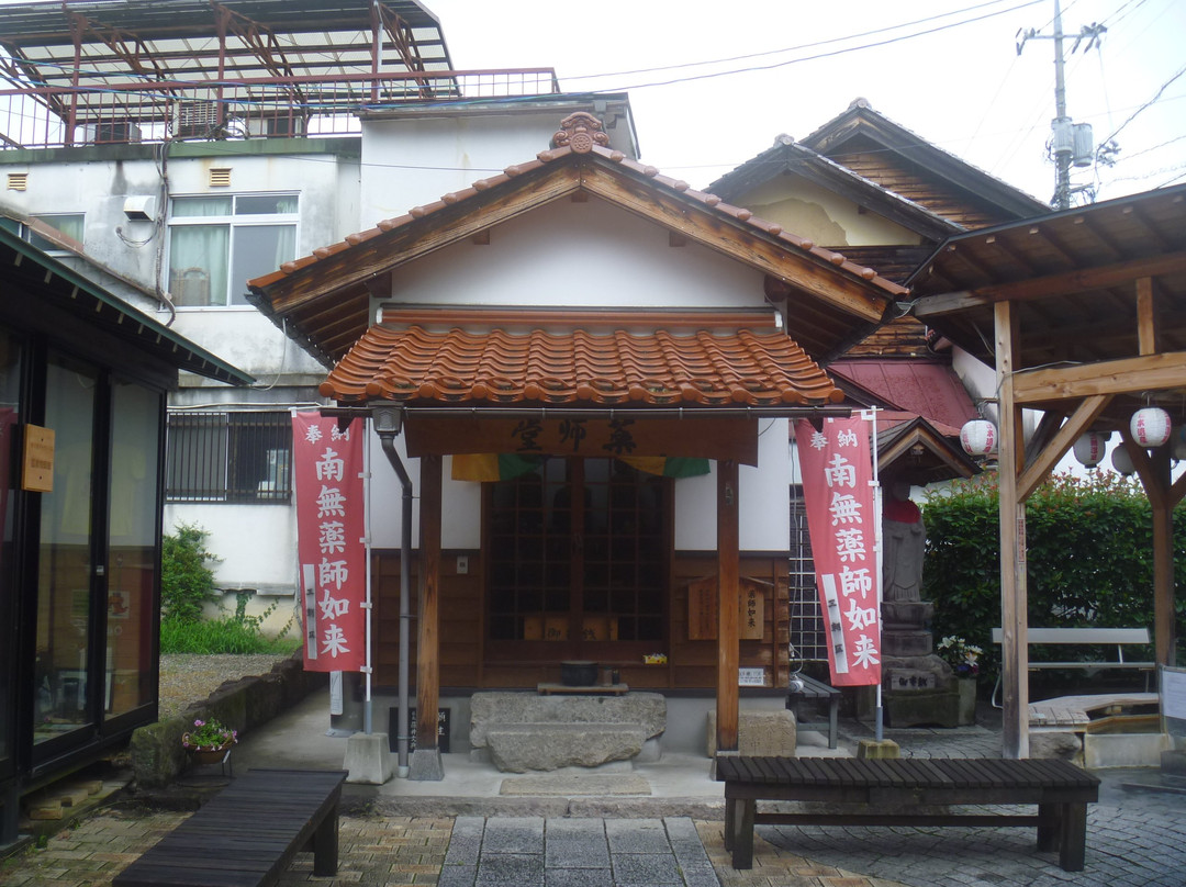 Yakushi-do景点图片