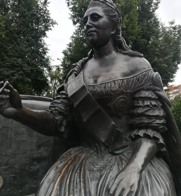 Monument to Catherine the Great-波多利斯克必去景点