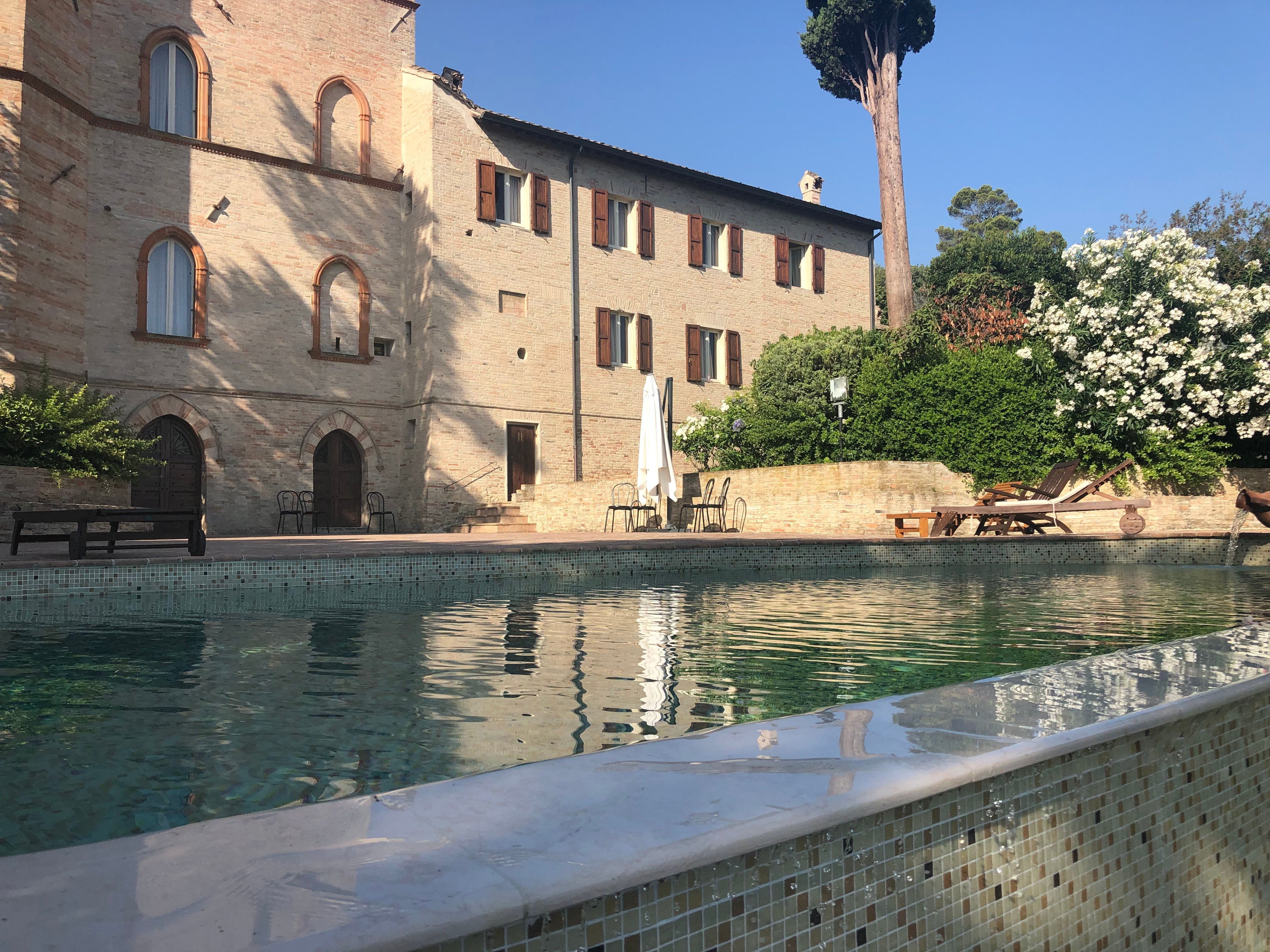 Castello Montegiove Country House-泳池
