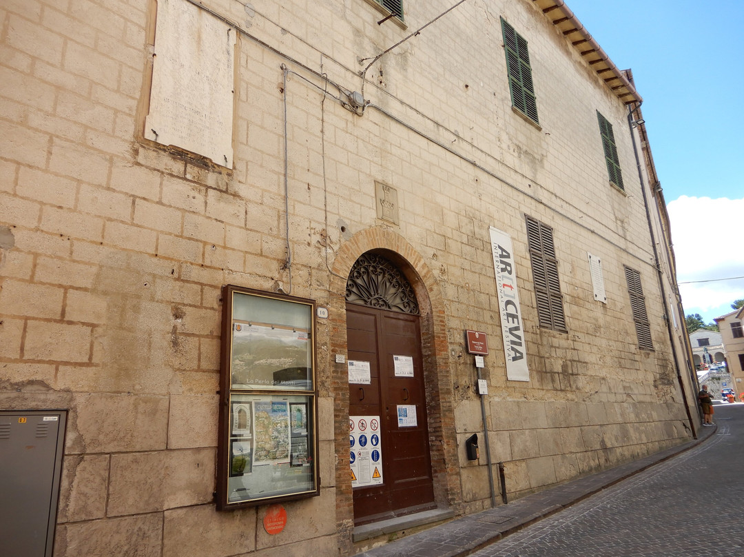 Palazzo dei Priori-Arcevia必去景点