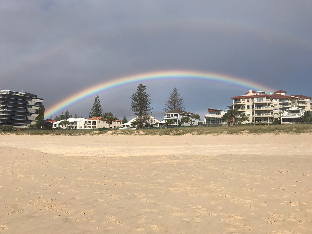 海滩上第19条大道酒店主图