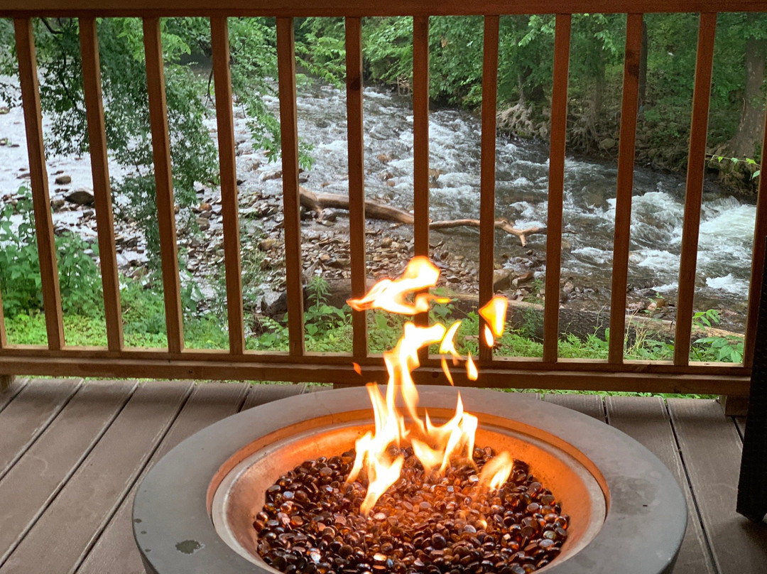 Hot Springs Resort & Spa主图