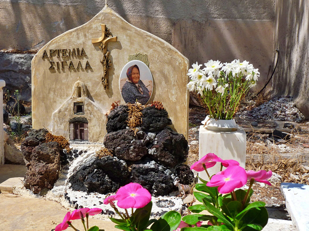 Ierós Naós Panagías Episkopís Thíras-Moni Profitou Iliou必去景点