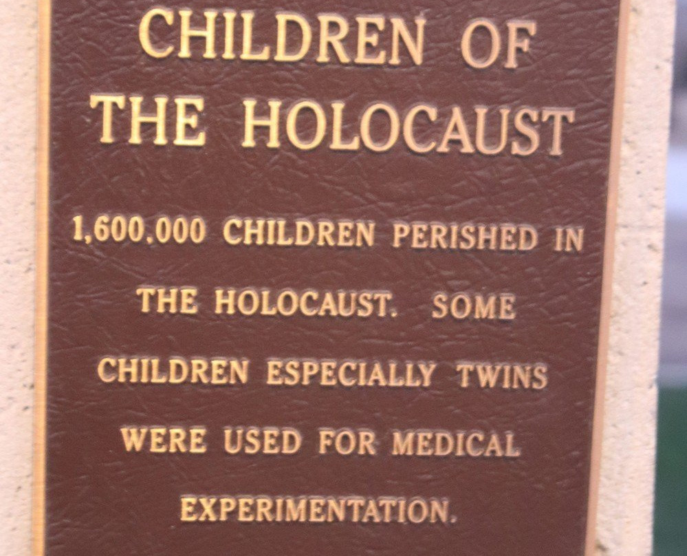 Desert Holocaust Memorial-棕榈沙漠必去景点