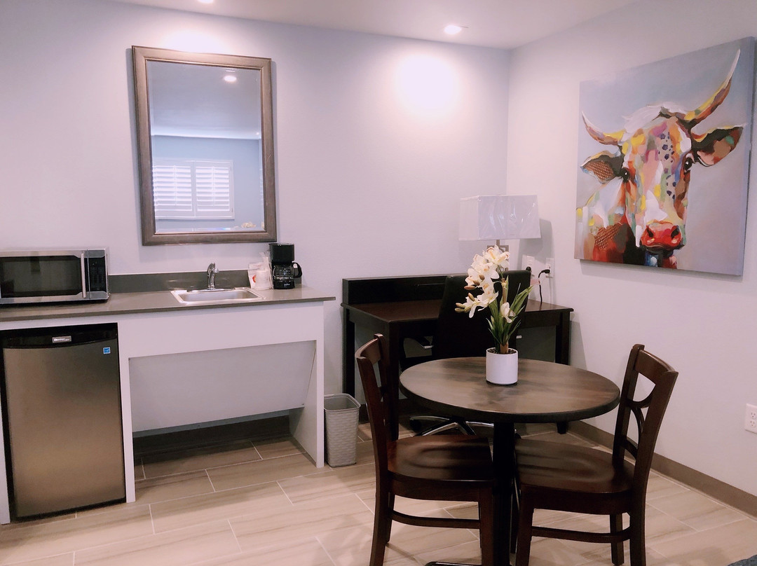 Three Palms Inn主图